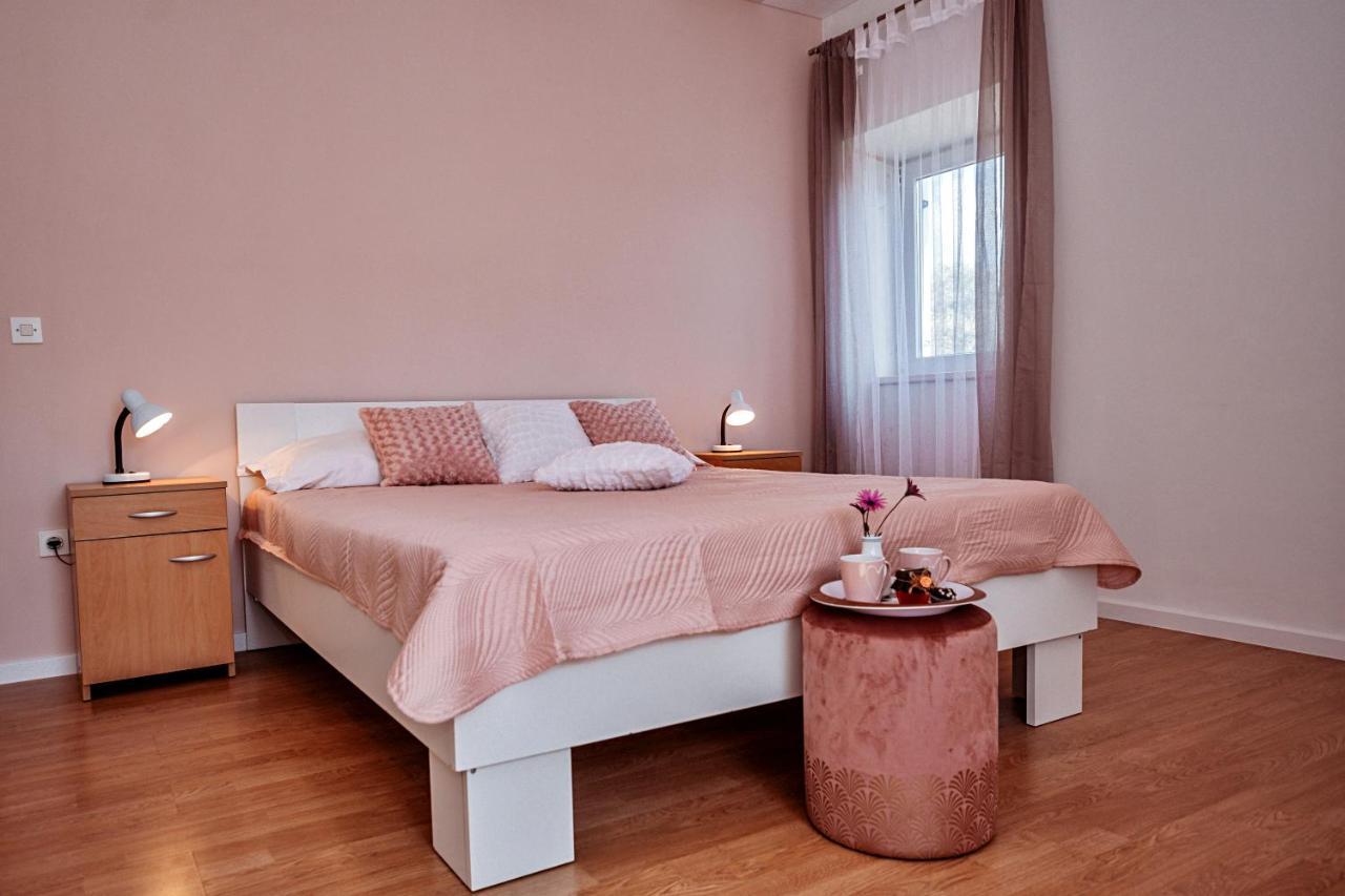 Rooms Emilija Божава Екстер'єр фото