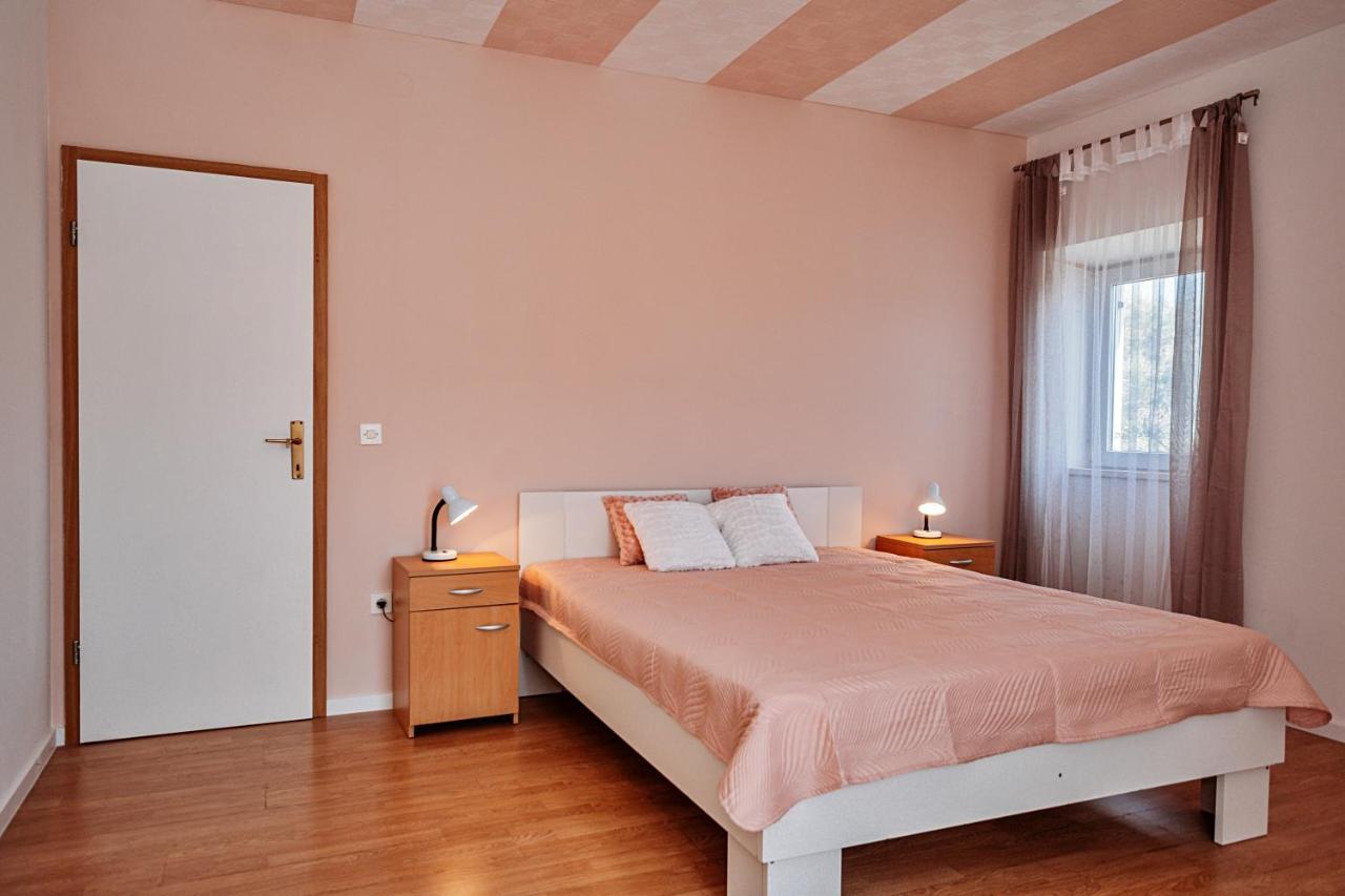 Rooms Emilija Божава Екстер'єр фото